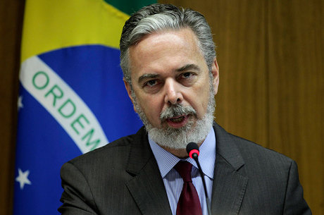 Patriota pede demissão do Itamaraty; representante do Brasil na ONU assume via portal UOL