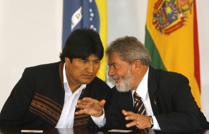 O golpe ‘legal’ de Morales A decisão do Tribunal Constitucional da Bolívia, que autorizou o presidente Evo Morales a disputar um quarto mandato, atropelando a Constituição, vem demonstrar que está bem viva a triste tradição que transformou aquele país no recordista de golpes de Estado
