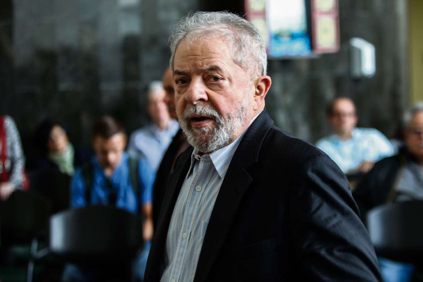 Lula e a esperada decisão final Ainda que seja grande a pressão das redes sociais em favor do encarceramento do ex-presidente Lula da Silva, é surpreendente verificar que a cada pesquisa de opinião pública ele aparece como forte candidato à Presidência da República.