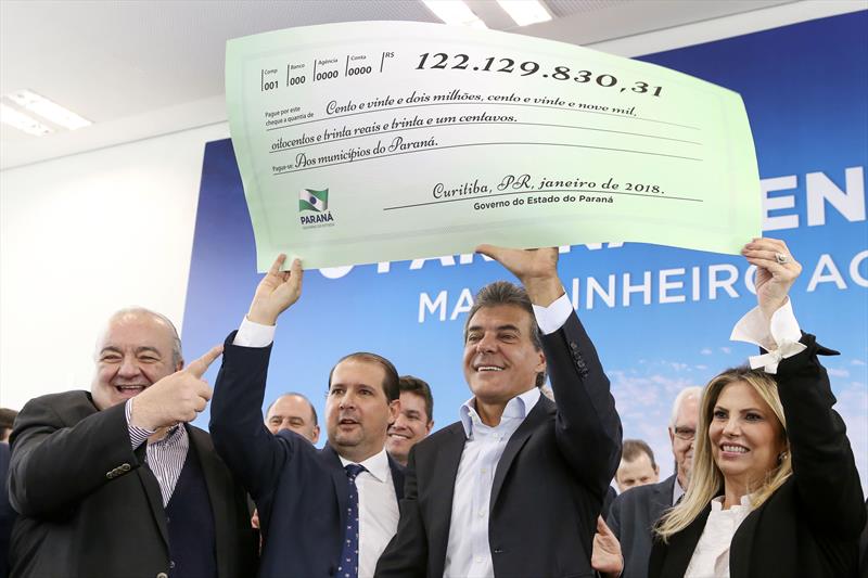 Greca recebe R$ 13 milhões de ICMS para investimentos em Curitiba