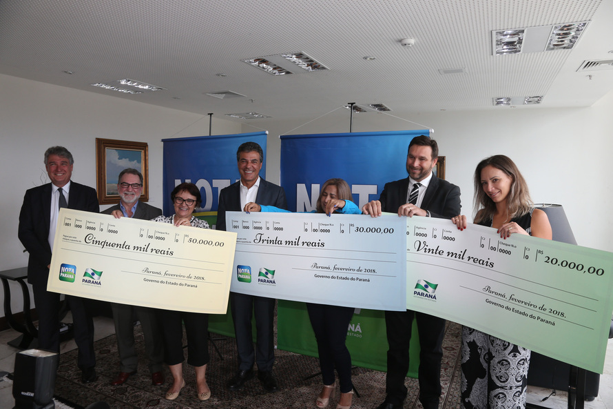 Nota Paraná entrega 100 mil reais em prêmios