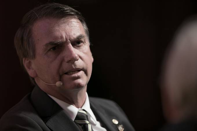 Facebook retira do ar duas páginas de apoio a Jair Bolsonaro