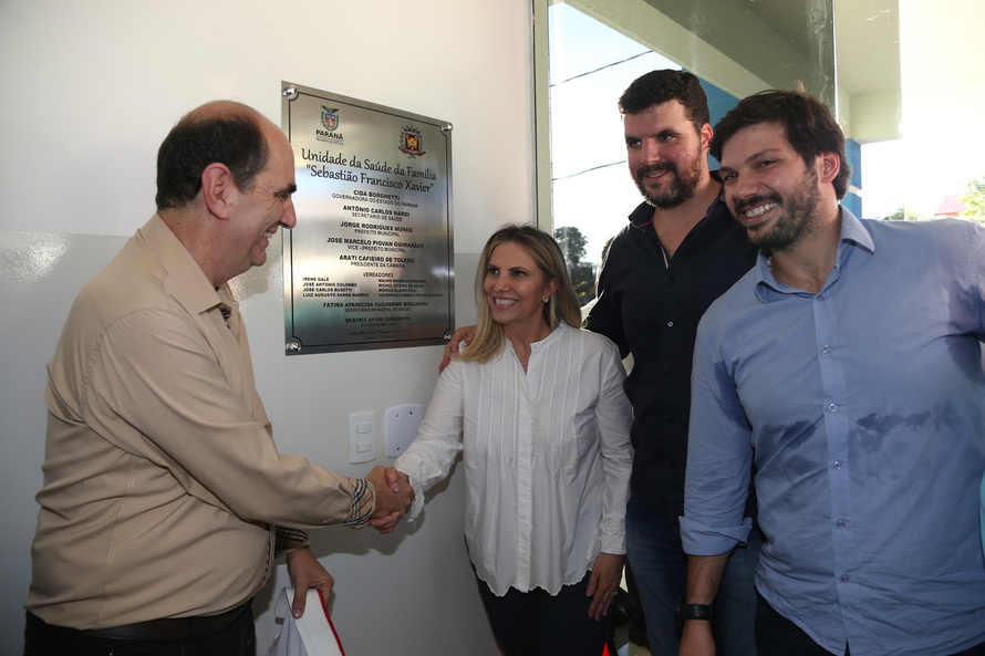 Cida entrega nova unidade da saúde da família e nova clínica em Santa Mariana