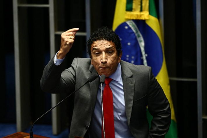 Bancada evangélica abre guerra contra Bolsonaro Coluna do Estadão