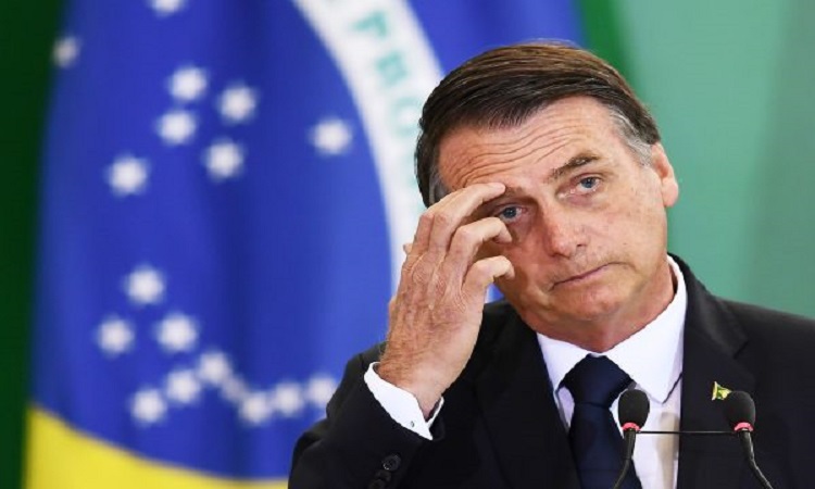 Segundo Pesquisa, Aprovação de Governo Bolsonaro é de 41% e reprovação 53% Em seu último levantamento de 2019, apresentado nesta sexta-feira (20), a pesquisa CNI-Ibope revela que a parcela da população que aprova a maneira de governar do presidente Jair Bolsonaro é de 41%, enquanto aqueles que desaprovam é de 53%. O índice de confiança no presidente também é de 41% dos brasileiros e os que afirmam não confiar nele é de 56%.