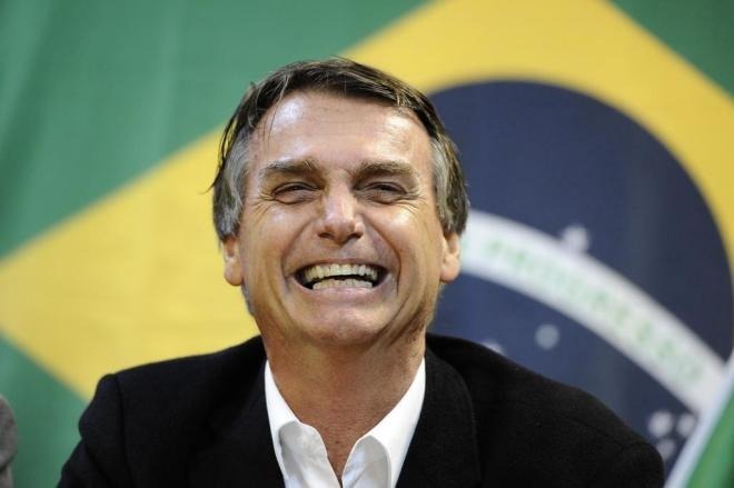 Aprovação ao Governo Bolsonaro sobe, segundo pesquisa A avaliação positiva do governo Jair Bolsonaro (sem partido) cresceu de 29,4% para 34,5% nos últimos meses, segundo pesquisa CNT/MDA, divulgada nesta quarta-feira (22), em Brasília. A avaliação negativa do governo teve queda: passou de 39,5%, em agosto de 2019, para 31%, em janeiro deste ano.