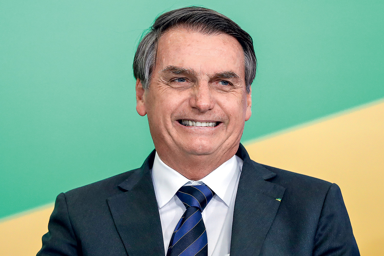 Bolsonaro volta a defender excludente de ilicitude em operações