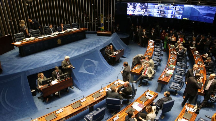 Senadores querem excluir estados de PEC que aciona gatilhos de ajuste fiscal Painel, Folha de S. Paulo