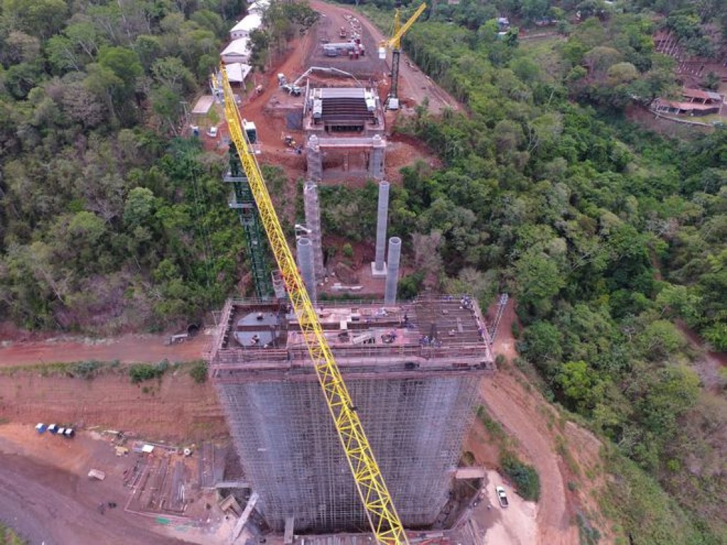 Ponte da Integração ultrapassa a metade dos trabalhos As obras da futura ponte de Integração alcançaram um avanço de 51,78%. A nova ligação entre o Brasil e o Paraguai está prevista para ser concluída em 2022, será maior que a Ponte da Amizade e está localizada a 10 quilômetros a jusante dela.