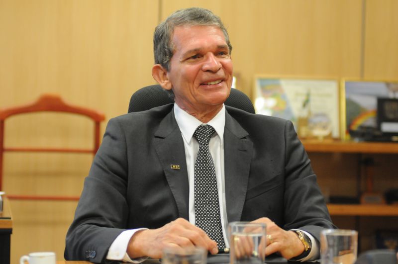 General Silva e Luna, ex-diretor geral da Itaipu, é aprovado para o Conselho da Petrobras Para integrar o conselho da Petrobras, Silva e Luna foi exonerado da diretoria-geral da Itaipu Binacional na semana passada.