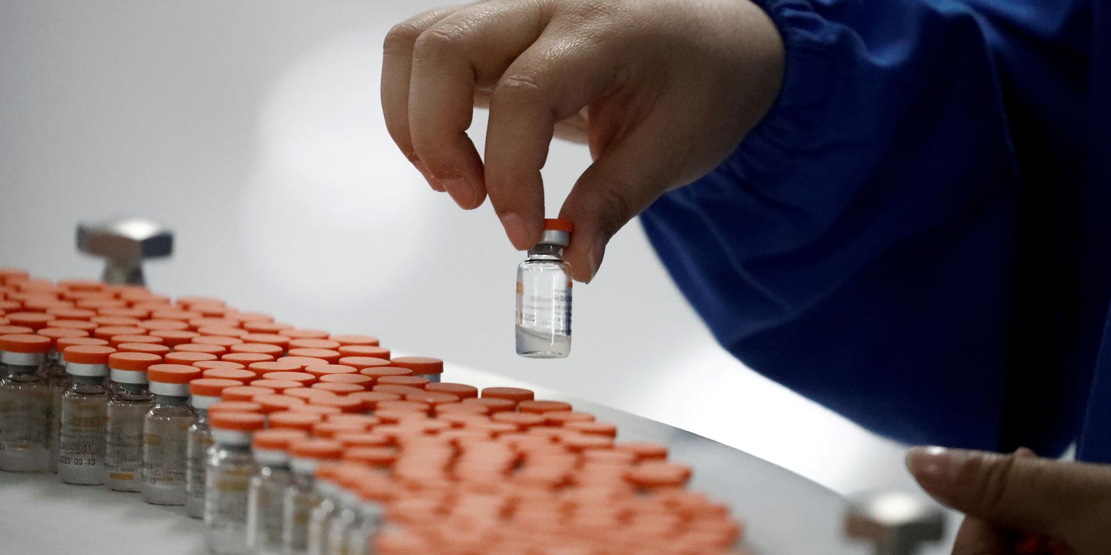 Butantan entrega 420 mil doses de vacina contra o coronavírus O Instituto Butantan entregou hoje (30) uma remessa com 420 mil doses da vacina contra o novo coronavírus, a CoronaVac. Até o momento, já foram disponibilizadas para o Programa Nacional de Imunizações mais de 42 milhões de doses da vacina.