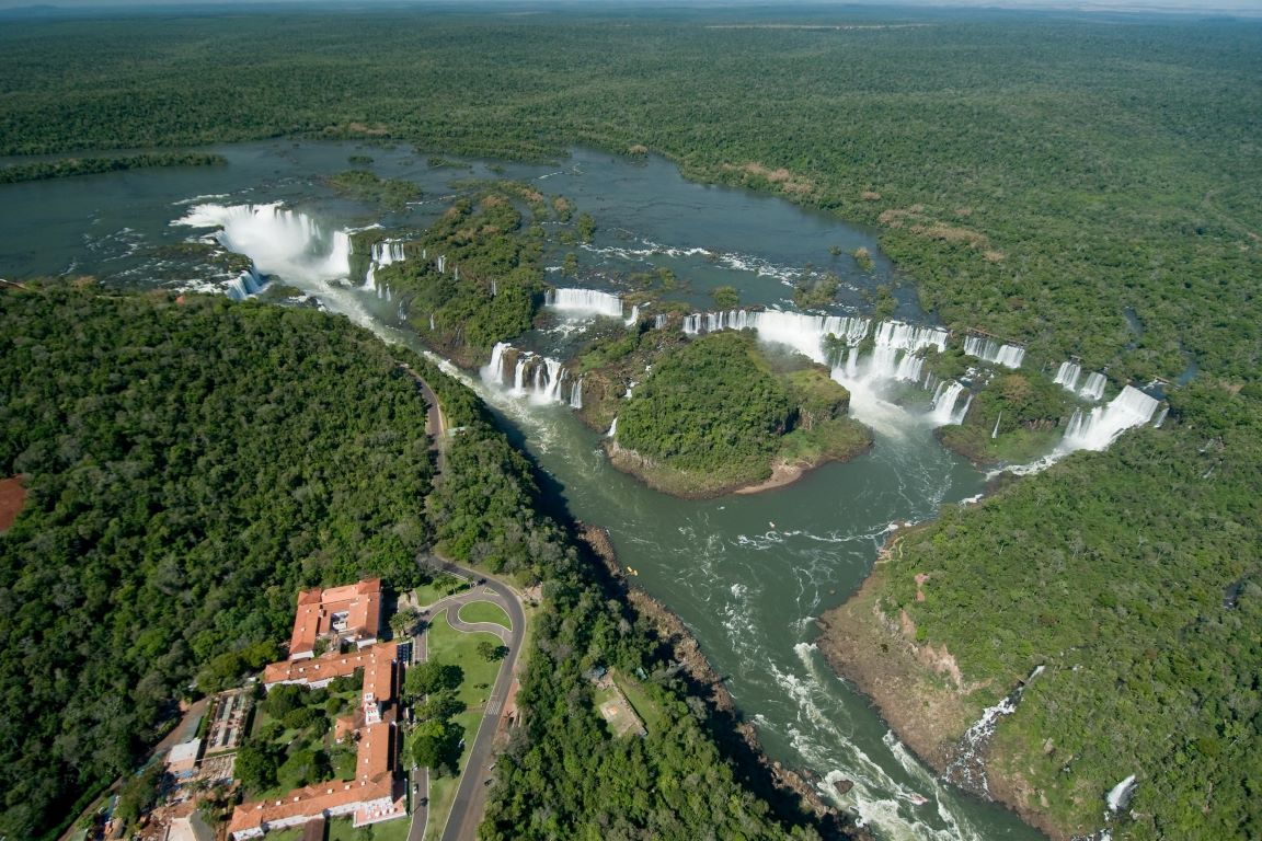 Audiência pública discute nova concessão do Parque Nacional do Iguaçu O projeto da nova concessão dos atrativos do Parque Nacional do Iguaçu será discutido em uma audiência pública, na Câmara Municipal de Foz do Iguaçu, às 9h de quinta-feira (20).