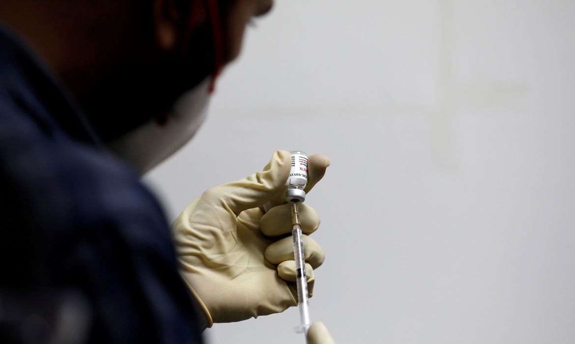 Paraná recebe mais 30,4 mil vacinas contra a Covid-19 do governo federal