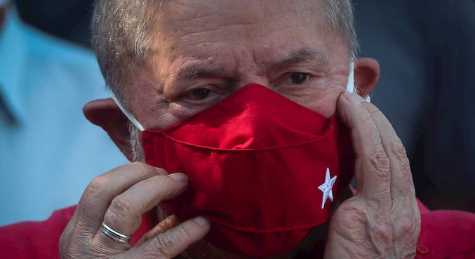Lula recua sobre regular mídia e diz que decisão cabe ao Congresso Depois de dizer explicitamente que pretendia regular os meios de comunicação no Brasil, o ex-presidente Lula mudou de tom nesta sexta-feira (8).