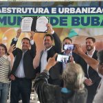 Em Foz do Iguaçu, Ratinho Junior autoriza obras de saneamento e energia na Ocupação Bubas