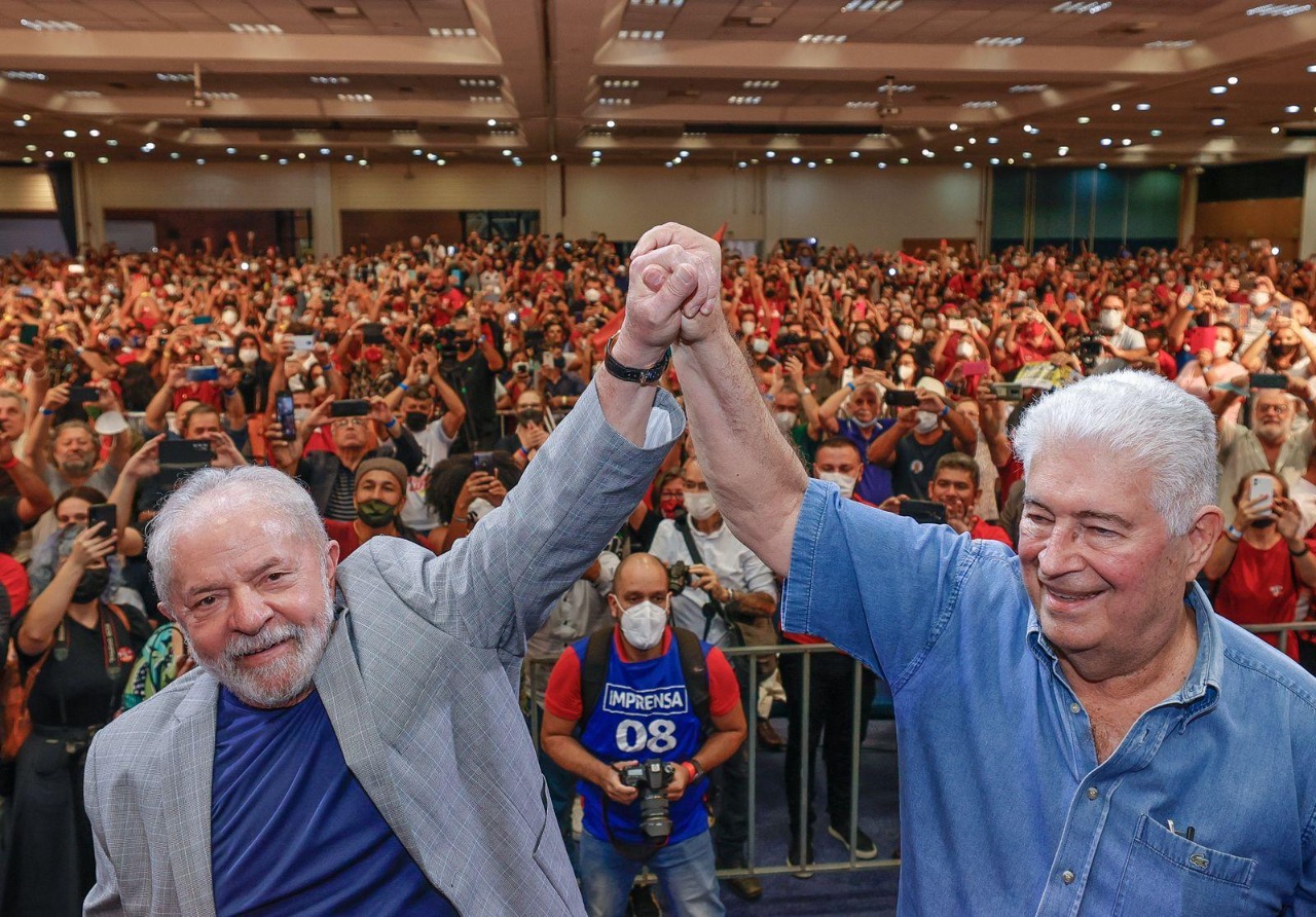 Quem é Lula, é Requião no Paraná, diz Zeca Dirceu
